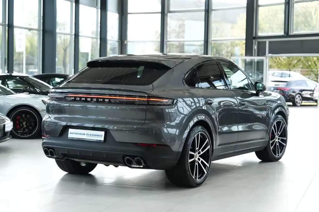 Main__Slider__Photo:Porsche Cayenne S Coupe*CHRONO*SPORTABGAS*LUFTFED.*PANO* 08/2023-0