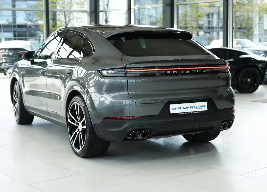 Main__Slider__Photo:Porsche Cayenne S Coupe*CHRONO*SPORTABGAS*LUFTFED.*PANO* 08/2023-1