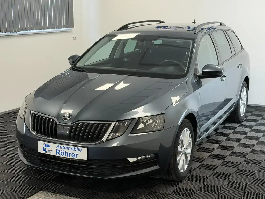 Main__Slider__Photo:Skoda Octavia Combi 1.4 TSI DSG Ambition Navi Einpark. 10/2017-1