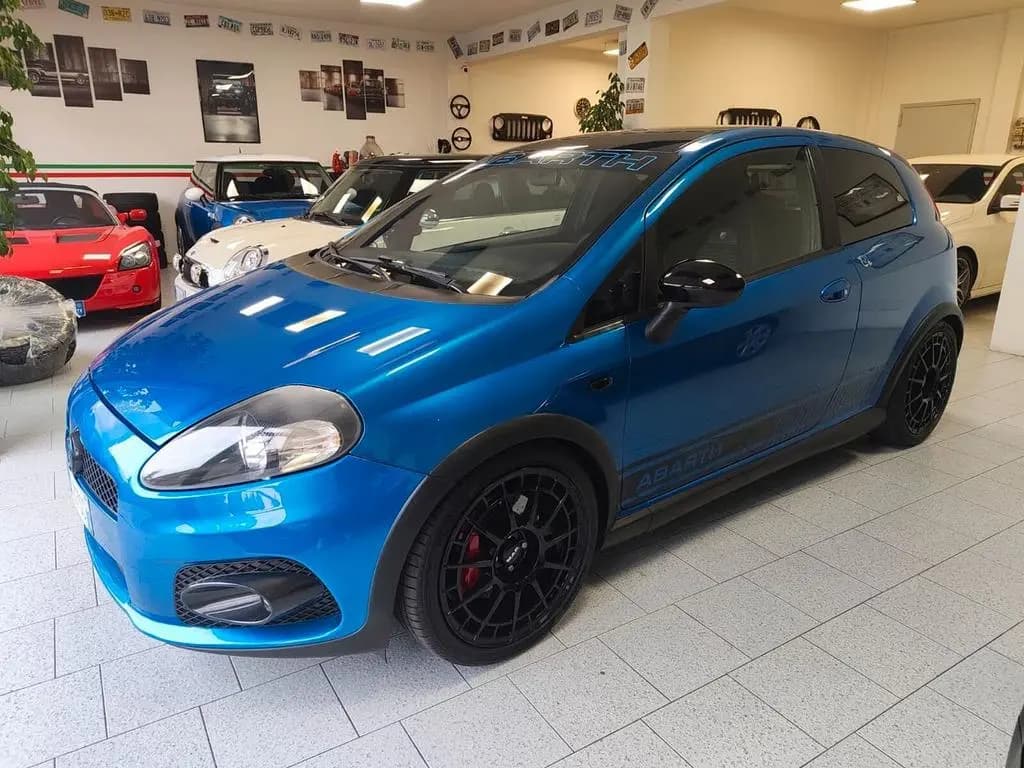 Main__Slider__Photo:Abarth Grande Punto 1.4 T-Jet 03/2010-0