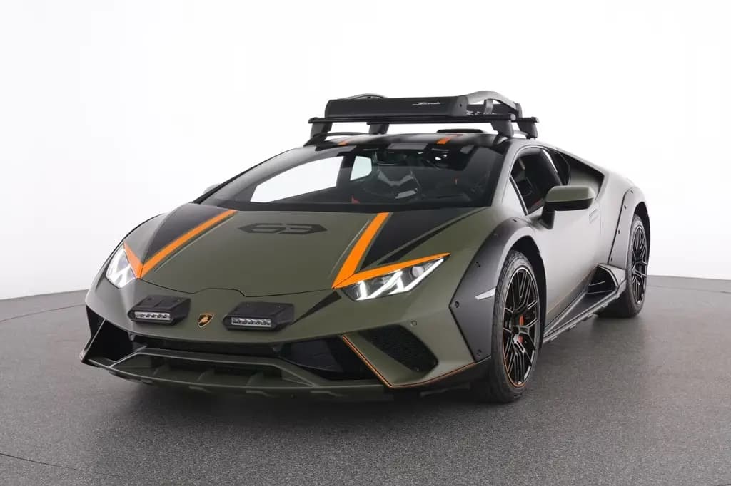 Main__Slider__Photo:Lamborghini Huracán Huracan Sterrato Carbon AUT Kam. LED Navi PDC 06/2024-0