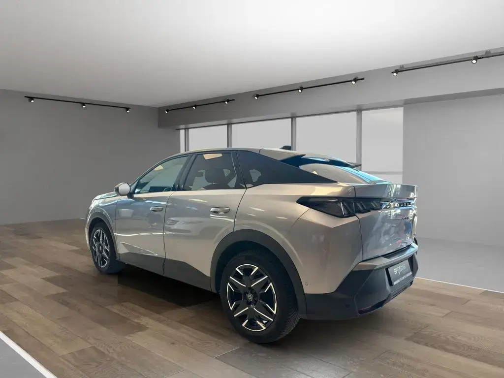 Main__Slider__Photo:Peugeot 3008 Allure 1.2 145 eDSC6 Hybrid PDC/RFK/SHZ/LED 03/2025-1