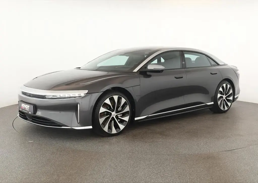 Main__Slider__Photo:Lucid Air Grand Touring Pano Drive&Sound Pro 21" 06/2023-1