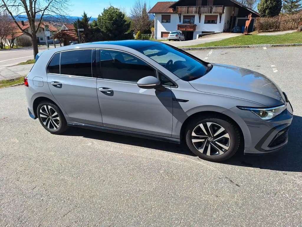 Main__Slider__Photo:Volkswagen Golf 1.5 eTSI OPF 110kW DSG R-Line R-Line 12/2021-0