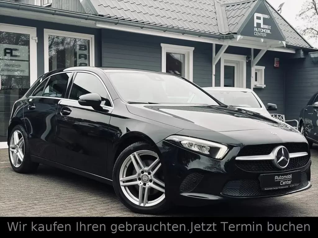 Main__Slider__Photo:Mercedes-Benz A-Class 220 4Matic+Standhzg+Kamera+MBUX+LED+SHZ+18"+LM 01/2019-0