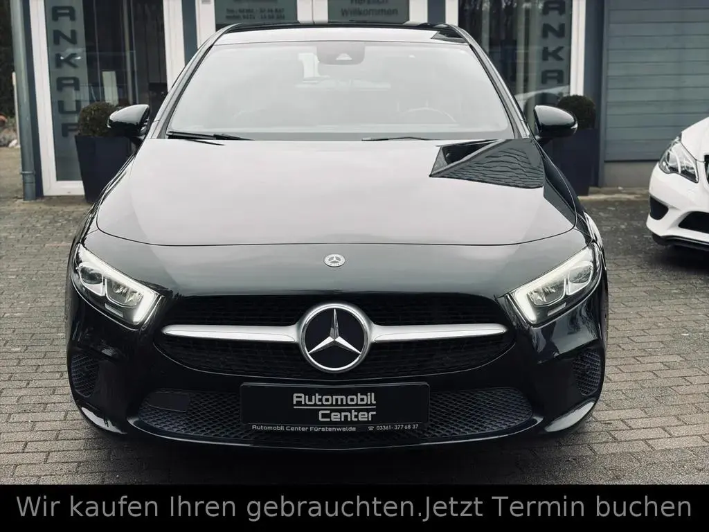 Main__Slider__Photo:Mercedes-Benz A-Class 220 4Matic+Standhzg+Kamera+MBUX+LED+SHZ+18"+LM 01/2019-1