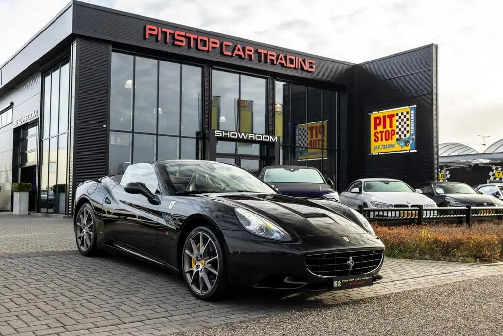 Main__Slider__Photo:Ferrari California 4.3 V8, Carbon Sportstoelen, NL auto, 04/2010-0