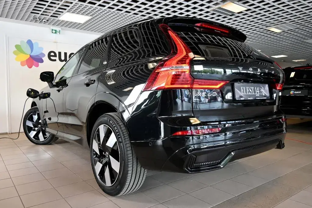 Main__Slider__Photo:Volvo XC60 AWD T8 H&K HUD Ultra Dark PANORAMIC 360C 05/2024-1
