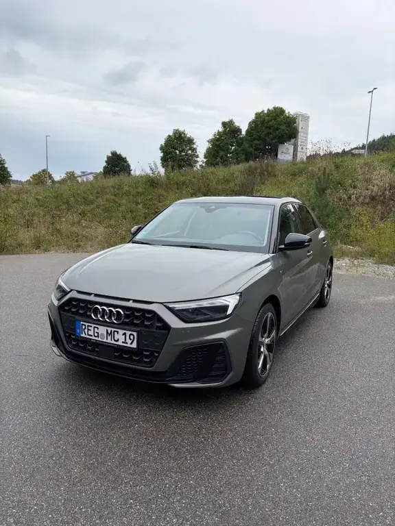 Main__Slider__Photo:Audi A1 30 TFSI S tronic Sportback - S-Line 01/2019-1