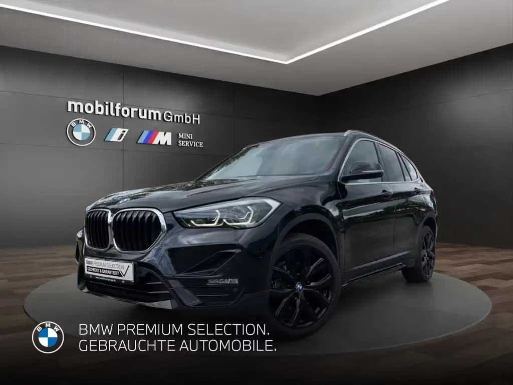 Main__Slider__Photo:BMW X1 sDrive18d Sport Line AHK Panorama HUD 19 Zoll 07/2020-0