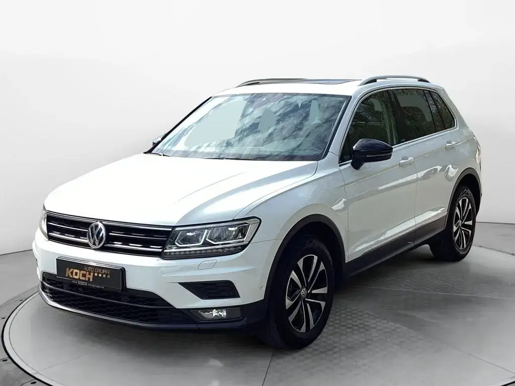 Main__Slider__Photo:Volkswagen Tiguan 2.0TSI DSG IQ.Drive Pano LED Kamera 02/2020-1