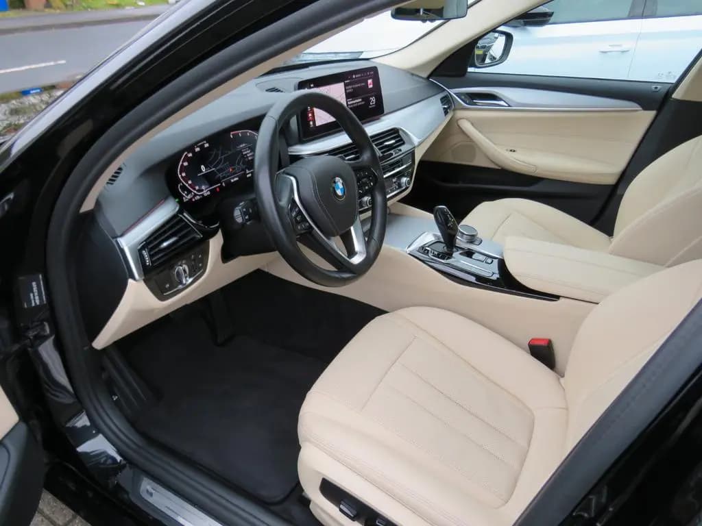 Main__Slider__Photo:BMW 5 Series touring *1.HAND PANO *AHK *KAMERA 12/2020-0