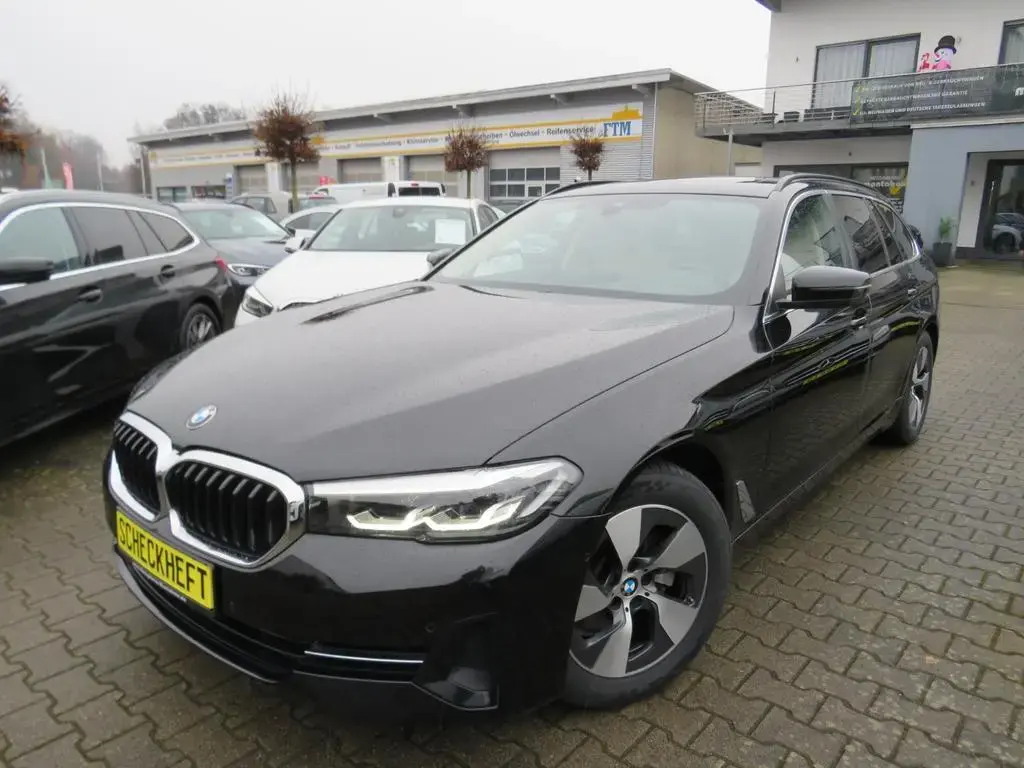 Main__Slider__Photo:BMW 5 Series touring *1.HAND PANO *AHK *KAMERA 12/2020-1