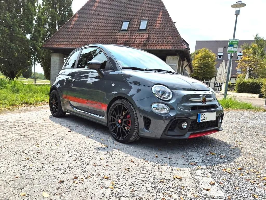 Main__Slider__Photo:Abarth 695C Yamaha XSR 1. Hd, Akrapovic ab Werk, TOP 09/2017-0