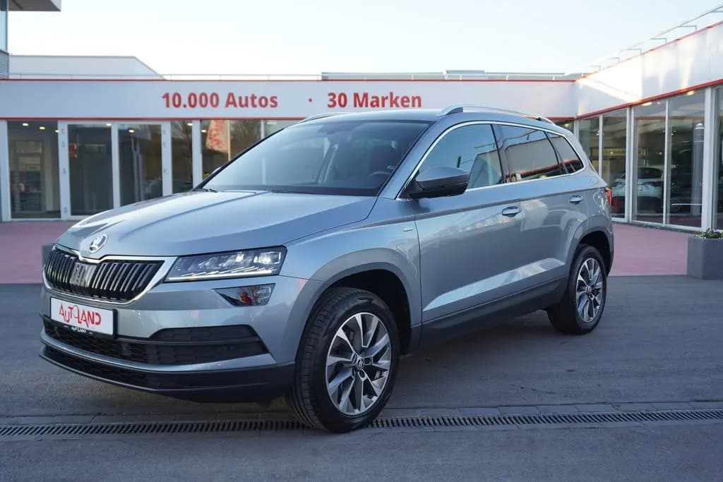 Main__Slider__Photo:Skoda Karoq 1.5 TSI Clever DSG LED SmartLink Tempomat 11/2021-0