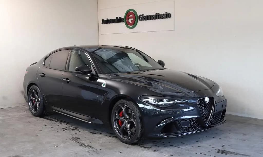 Main__Slider__Photo:Alfa Romeo Giulia Quadrifoglio 520PS*Facelift*Matrix*ACC 02/2024-0