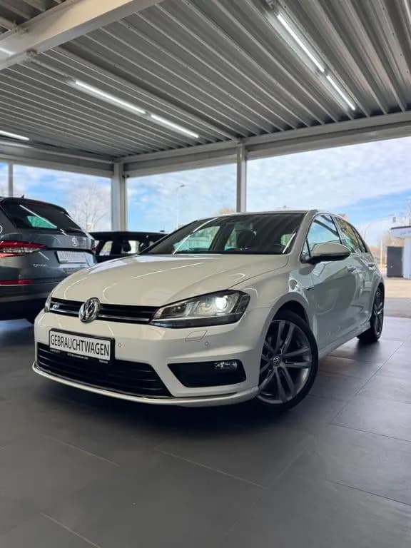 Main__Slider__Photo:Volkswagen Golf 03/2016-0
