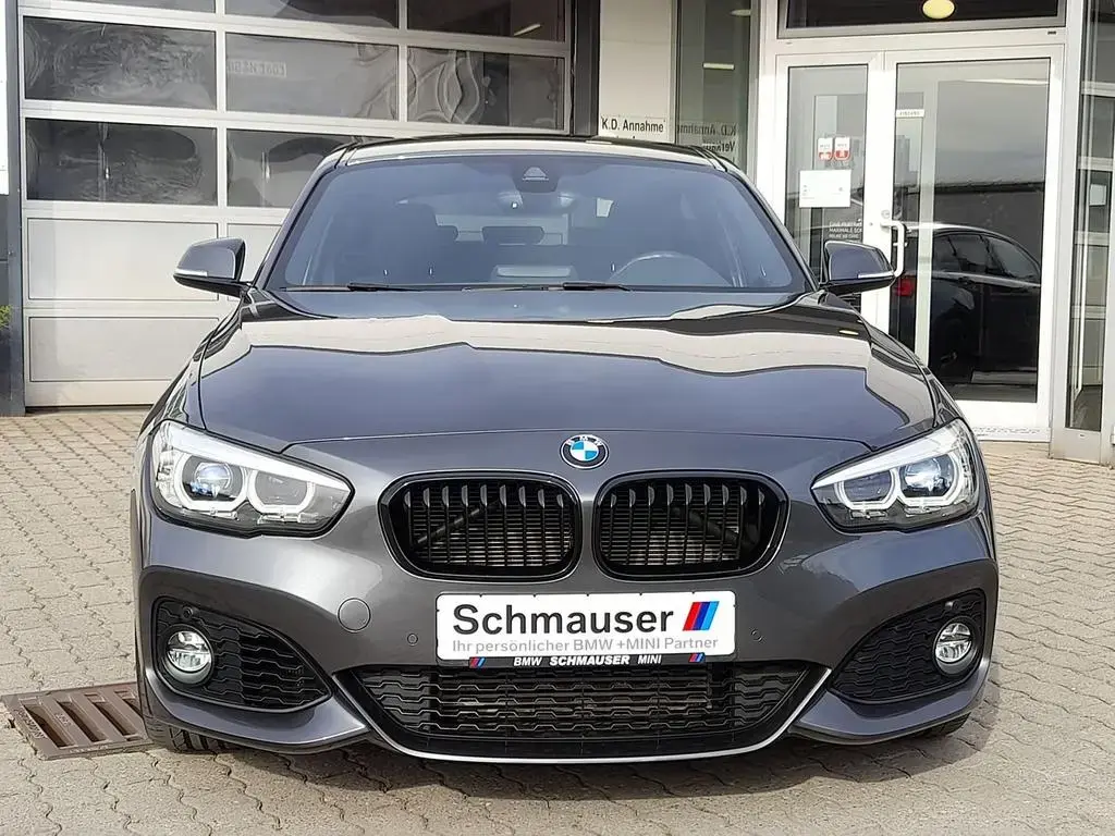 Main__Slider__Photo:BMW 1 Series 118 i Edition M Sport Shadow,LED,NAVI,SHZ,PDC 09/2019-1