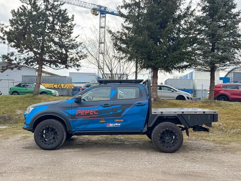 Main__Slider__Photo:Isuzu D-Max Double Cab LS mit PEPEC Flatbed Umbau 01/2021-0
