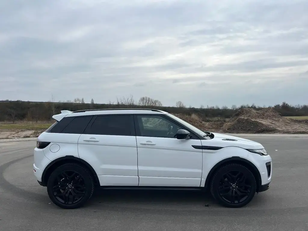 Main__Slider__Photo:Land Rover Range Rover Rover Evoque HSE Dynamic BLACK DESIGN 04/2017-1