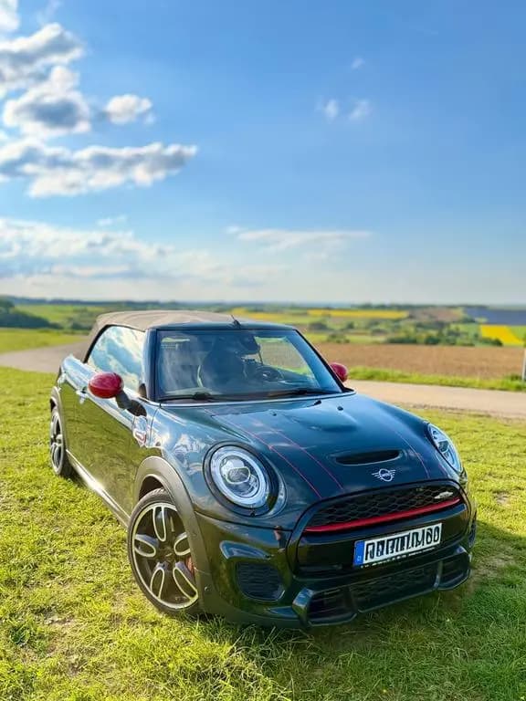 Main__Slider__Photo:MINI John Cooper Works Cabrio +Rebel Green+Voll 03/2019-0