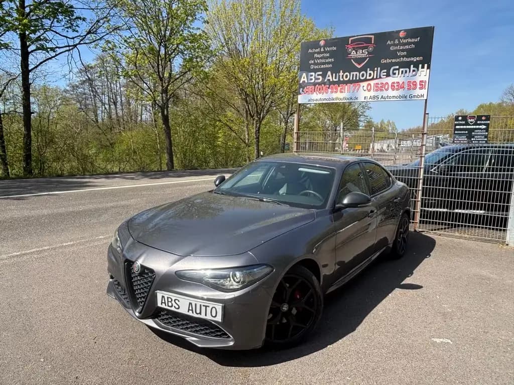 Main__Slider__Photo:Alfa Romeo Giulia 2.2 Diesel 16V 118 kW AT8 Navi Acc 06/2019-0