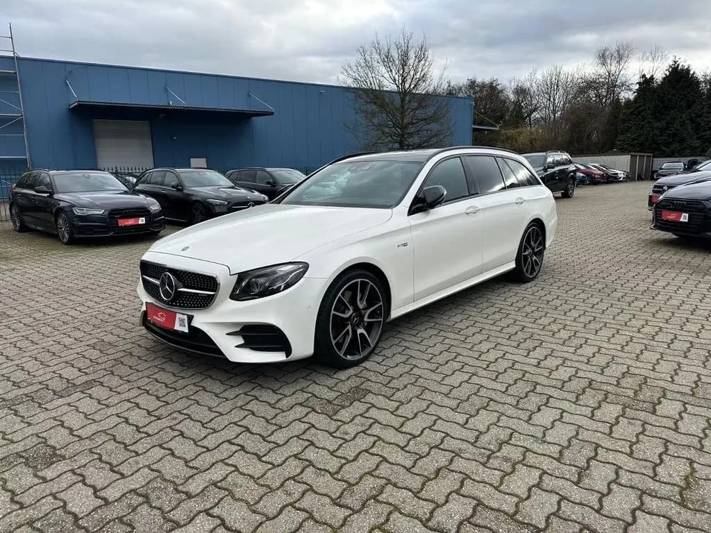 Main__Slider__Photo:Mercedes-Benz E-Class 43 AMG T 4M Distr HUD Pano 360° Sitzbelüf AHK 08/2017-0