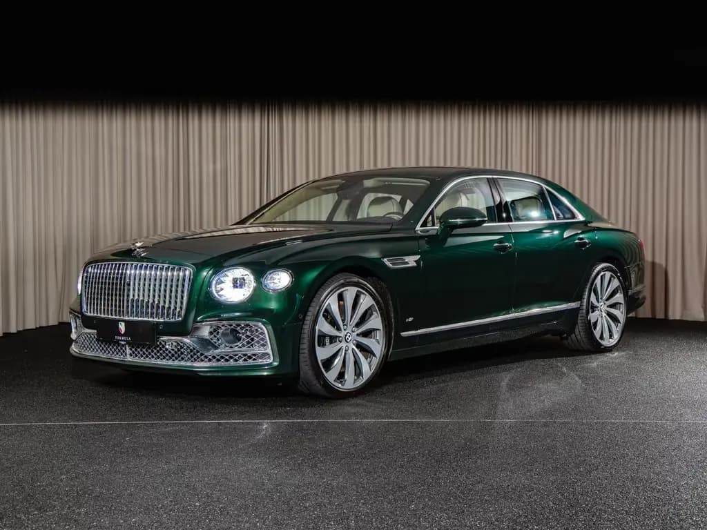 Main__Slider__Photo:Bentley Flying Spur V8, Naim, Mulliner 02/2021-0