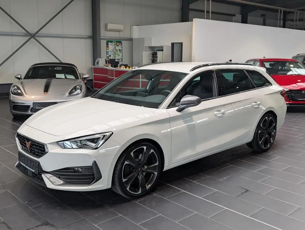 Main__Slider__Photo:Cupra Leon Sportstourer 2.0 TSI 4Drive DSG VZ 11/2023-0