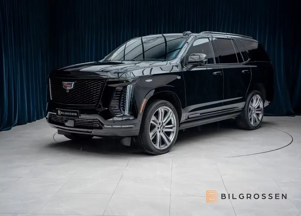 Main__Slider__Photo:Cadillac Escalade Platinum Sport Exclusive Seats 24" MY26 null-0