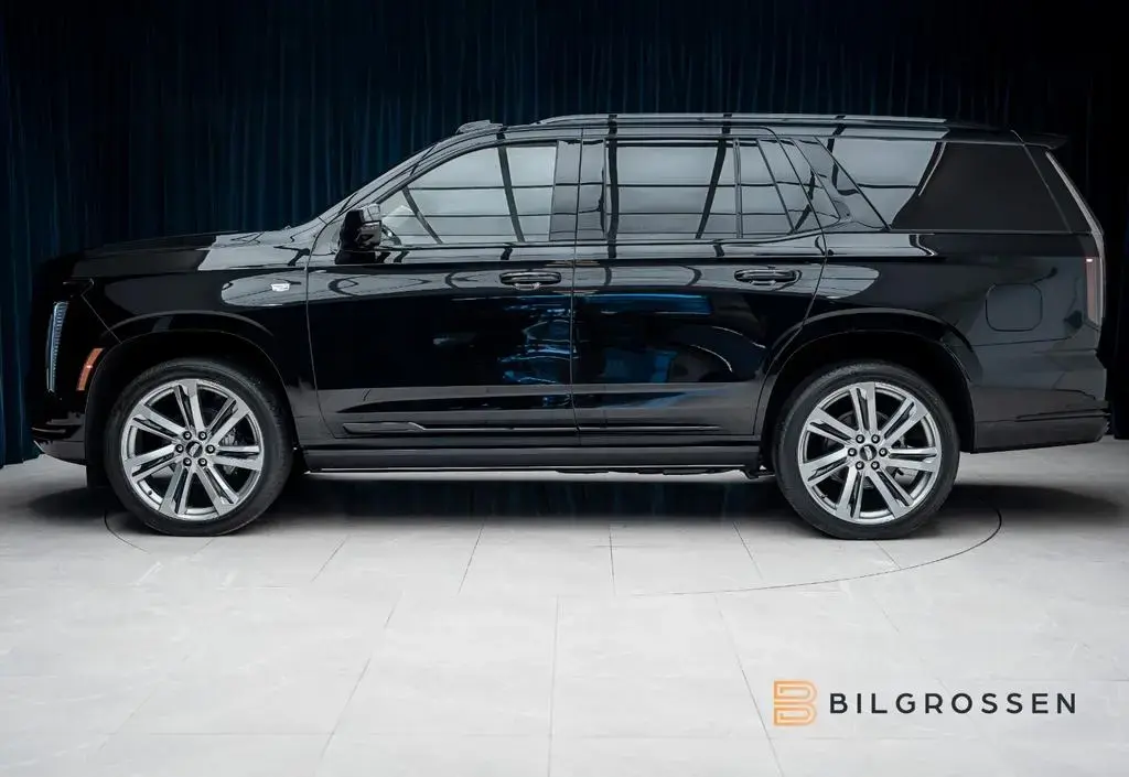 Main__Slider__Photo:Cadillac Escalade Platinum Sport Exclusive Seats 24" MY26 null-1