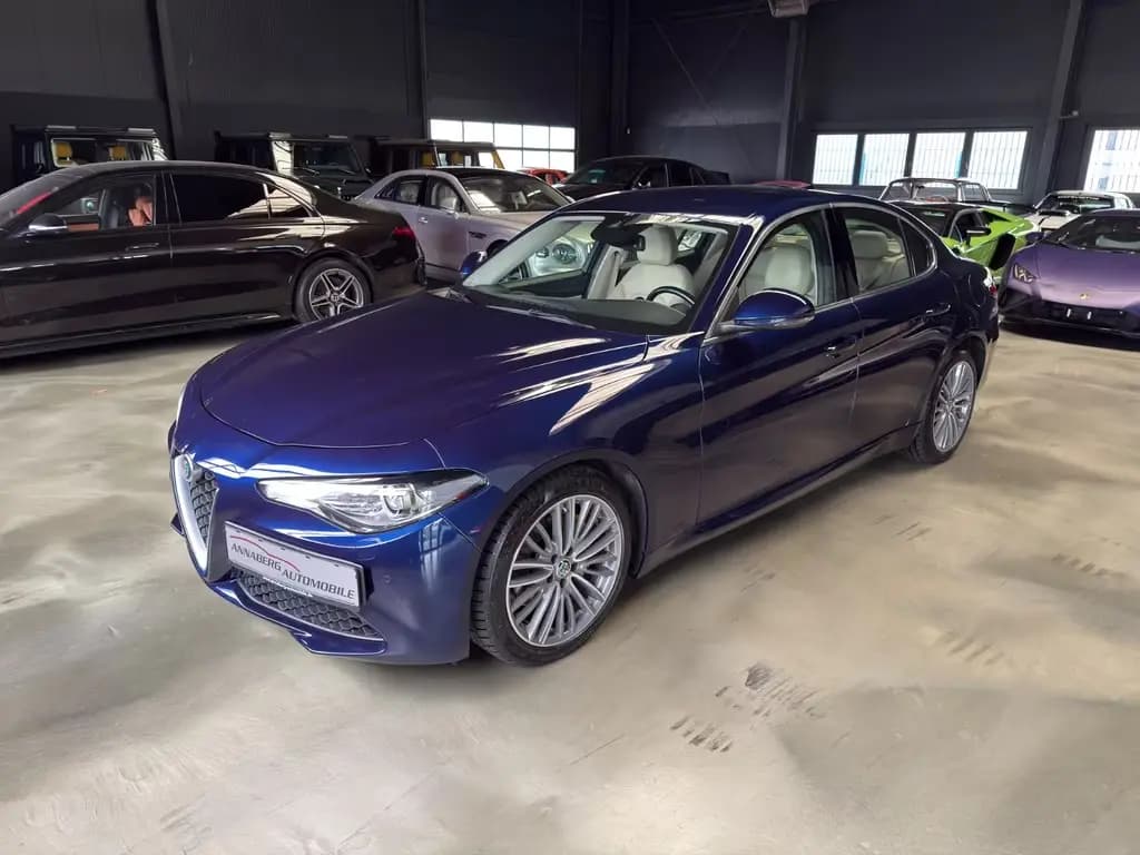 Main__Slider__Photo:Alfa Romeo Giulia 2.2 JTDM LUSSO LEDER BEIGE/NAVI/AUTOMATIK 09/2018-0