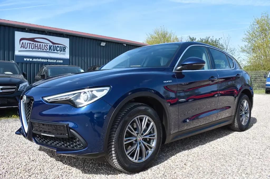 Main__Slider__Photo:Alfa Romeo Stelvio Super Q4 Keyless Go AHK 05/2021-0