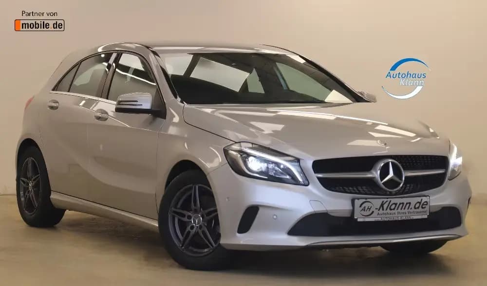 Main__Slider__Photo:Mercedes-Benz A 180 122PS Automatik Style Navi PDC SHZ LED 06/2016-0