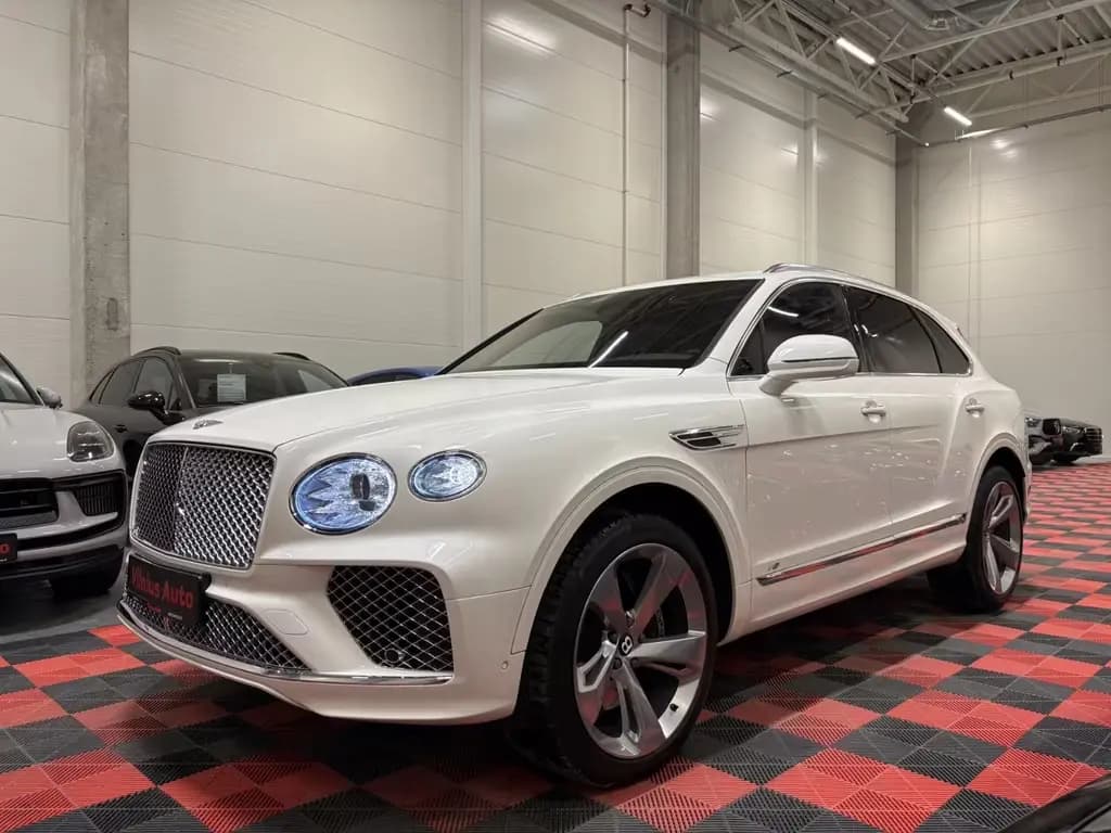 Main__Slider__Photo:Bentley Bentayga 4.0 V8 AWD/LED/CARPLAY/360 01/2022-0