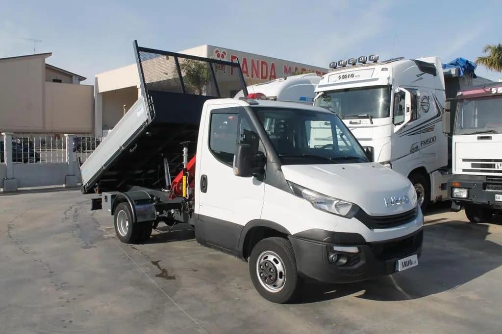 Main__Slider__Photo:Iveco daily 35-140 cassone ribaltabile trilatera 08/2019-0