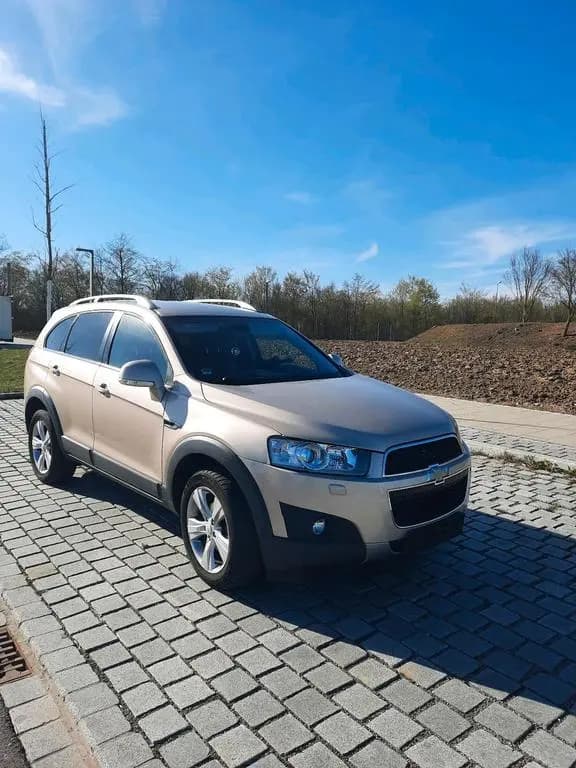 Main__Slider__Photo:Chevrolet Captiva 2.2 LT 163 PS 2WD 7 Sitze 12/2011-0