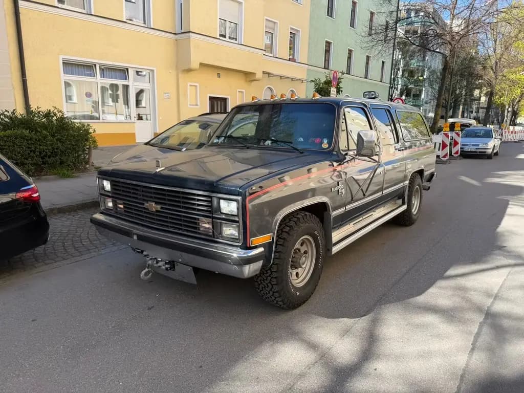 Main__Slider__Photo:Chevrolet Suburban Silverado 07/1984-0