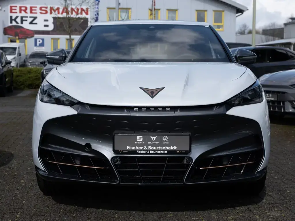 Main__Slider__Photo:Cupra Tavascan null-1