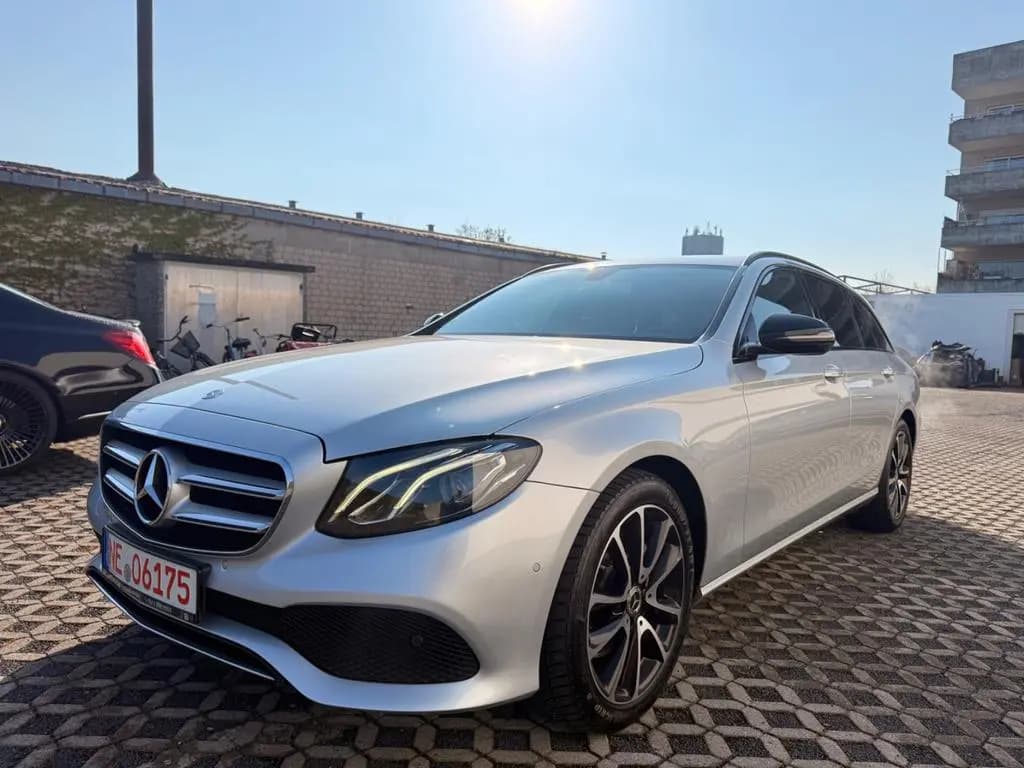 Main__Slider__Photo:Mercedes-Benz E-Class 200 E T-Modell E 200 S213 05/2019-0