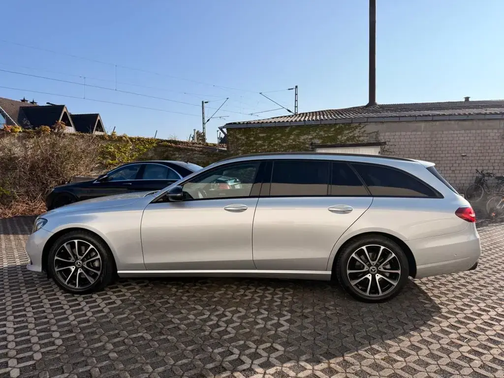 Main__Slider__Photo:Mercedes-Benz E-Class 200 E T-Modell E 200 S213 05/2019-1