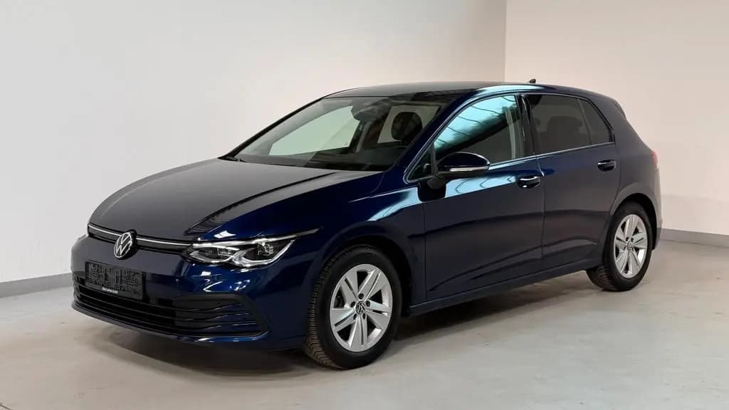 Main__Slider__Photo:Volkswagen Golf VIII Lim. Life AHK-STHZ-KAM-MEMORY-H&K-LED+ 01/2023-0