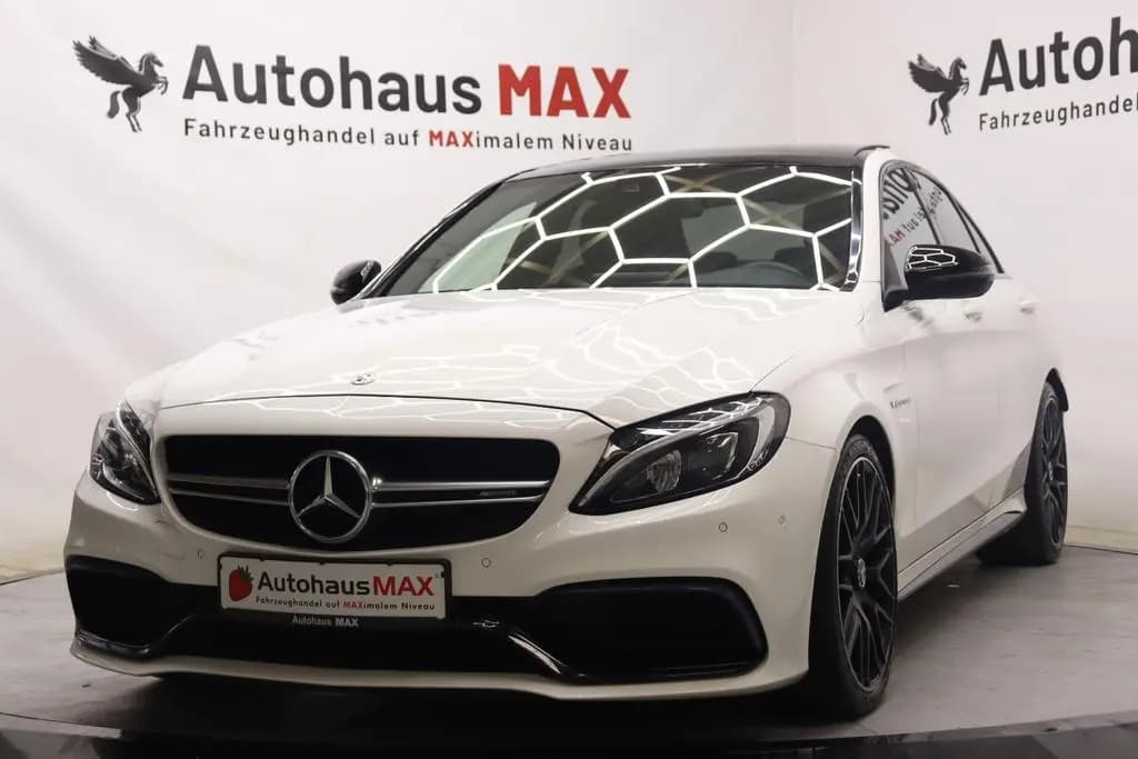 Main__Slider__Photo:Mercedes-Benz C-Class 63 AMG~Performance AGA~Pano~Burmester~Kamera 11/2017-0