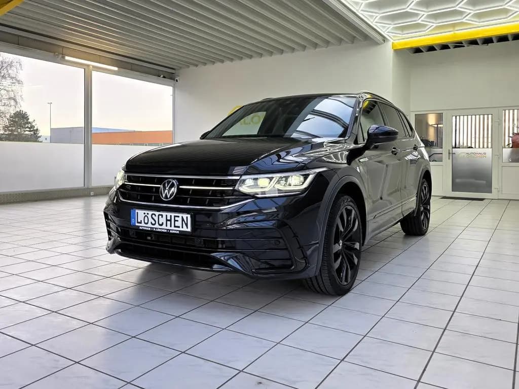Main__Slider__Photo:Volkswagen Tiguan Allspace R-Line 4Motion Black Style Pano 12/2022-0