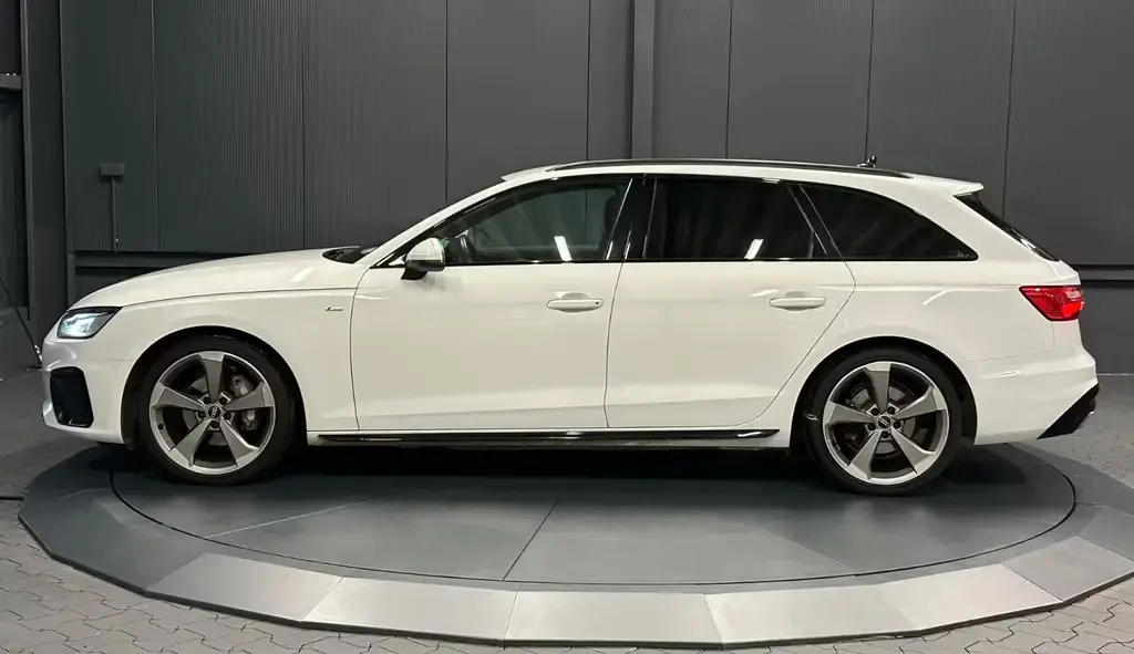 Main__Slider__Photo:Audi A4 Avant 40 TDI S-Line Competition*19Zoll*Optik 11/2022-1