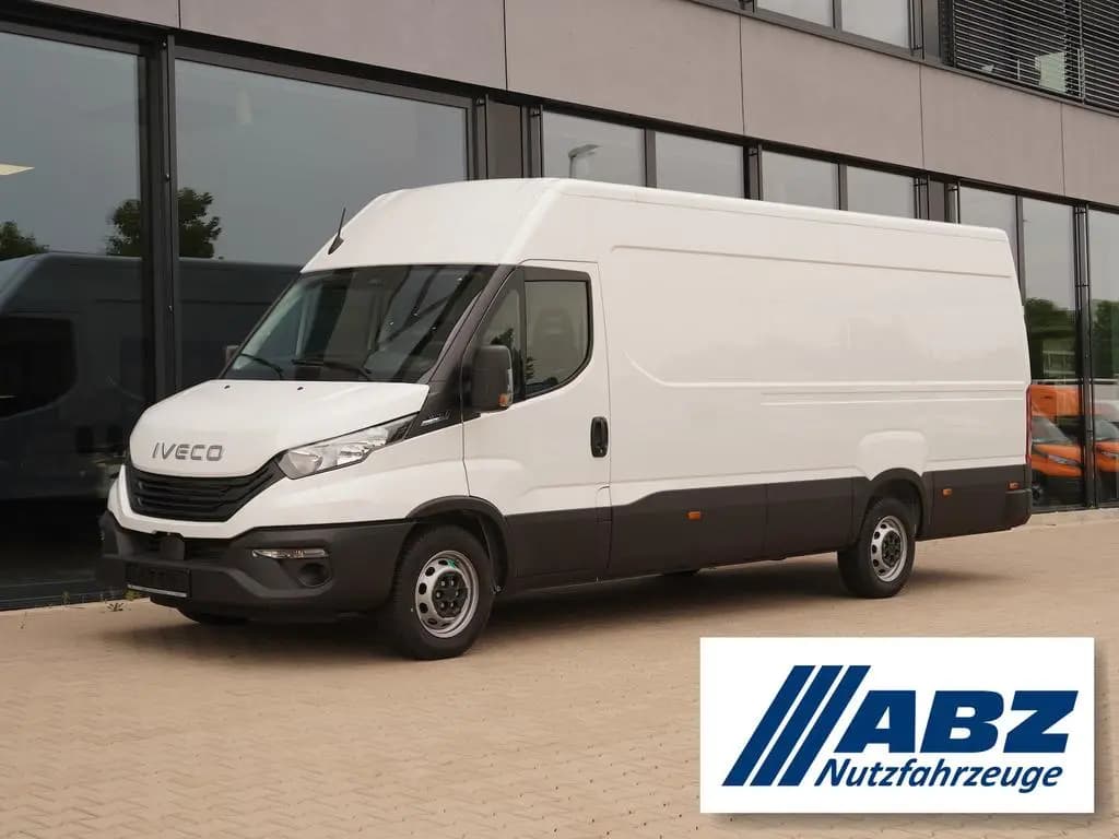 Main__Slider__Photo:Iveco Other Daily 35S16 3.0 L Automatik / 4,68 m Ladelänge null-0