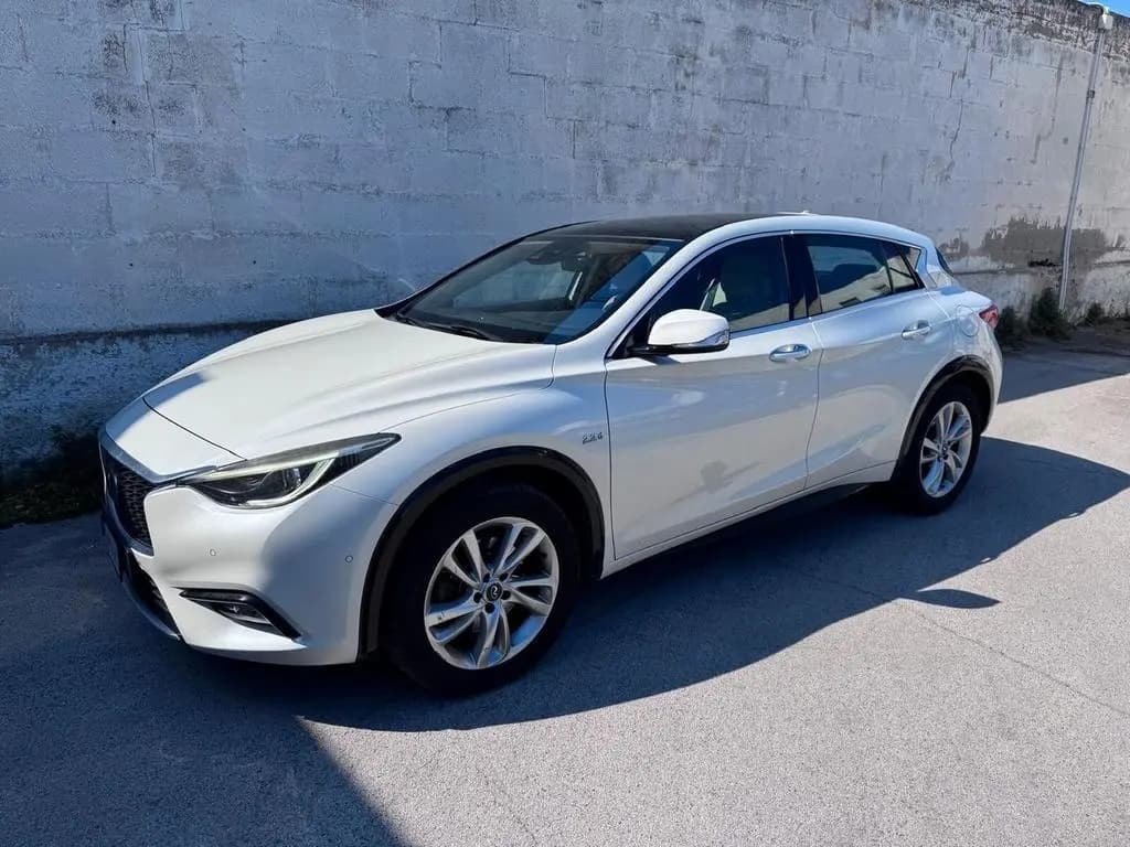 Main__Slider__Photo:Infiniti Q30 2.2 diesel DCT AWD Luxe Tech 06/2019-0