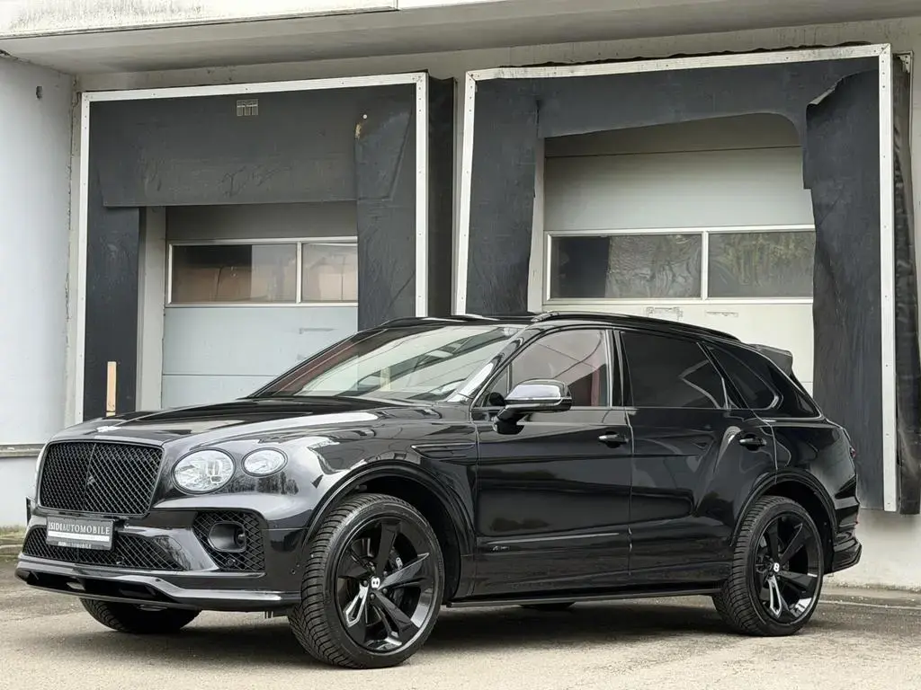 Main__Slider__Photo:Bentley Bentayga V8 Azure Black Mulliner Carbon Pano HuD 09/2023-1