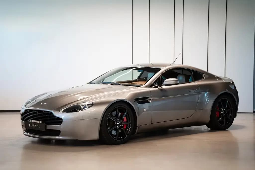 Main__Slider__Photo:Aston Martin V8 Vantage 4.3l 06/2006-0