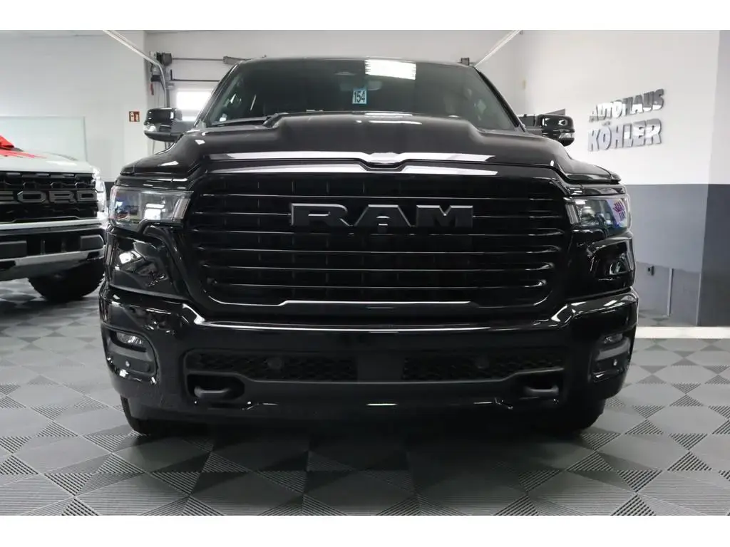 Main__Slider__Photo:Dodge Ram 1500 Laramie Night ACC SITZBELÜFTUNG PANO null-1